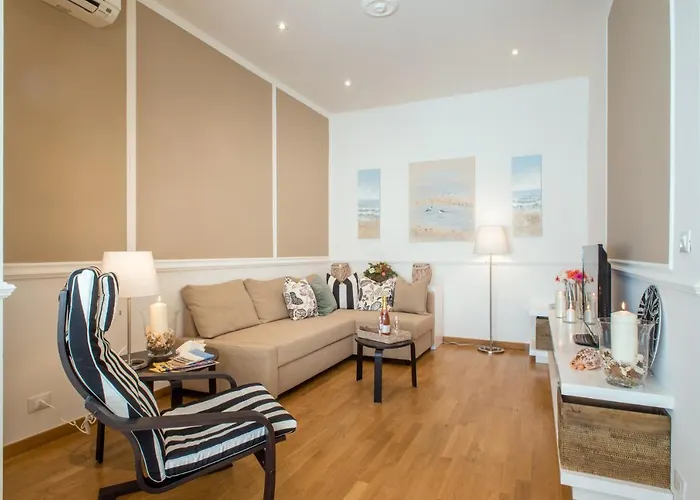 Domek alpejski House,giardino,piscina,spiaggia, 6 Posti *